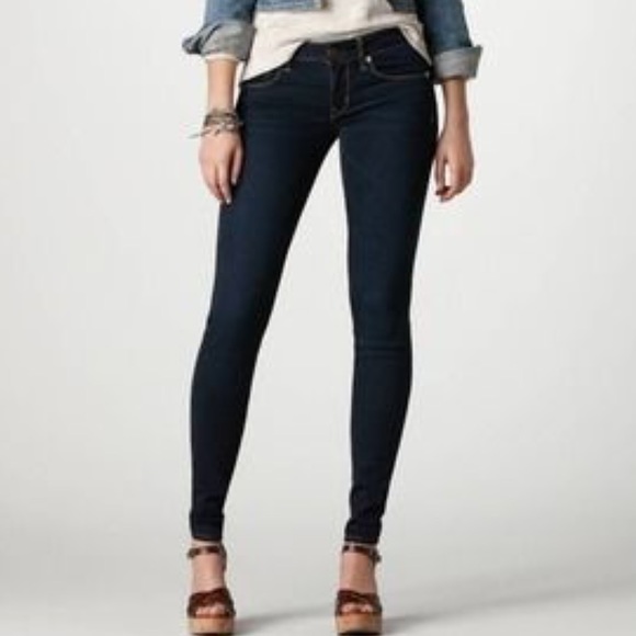 American Eagle Outfitters Denim - ❤️SOLD❤️American Eagle Stretch Skinny Jeans